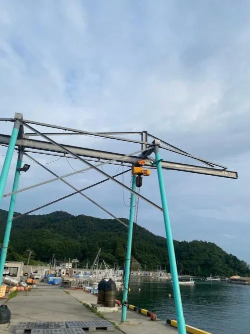 漁港のクレーン