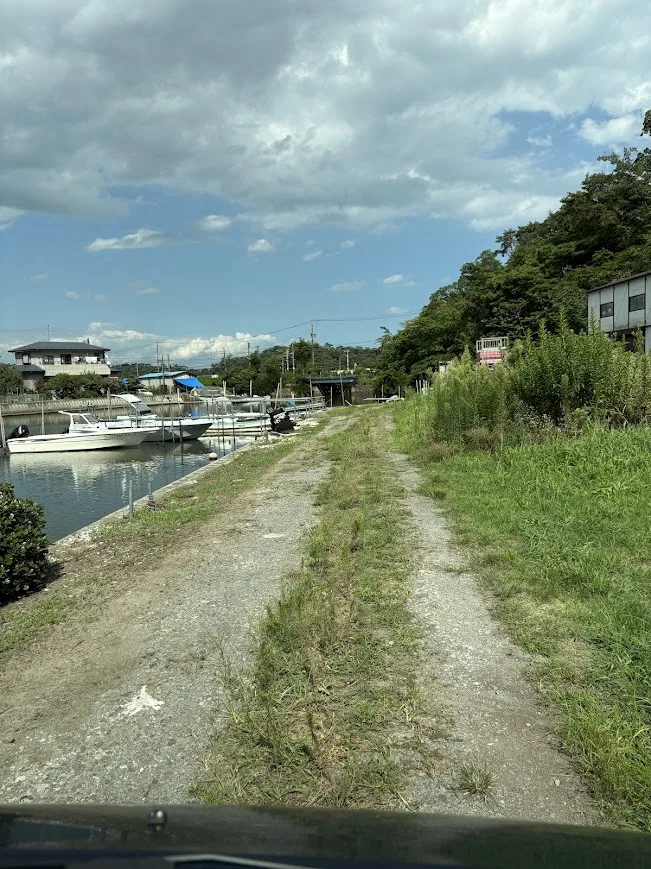 砂利道
