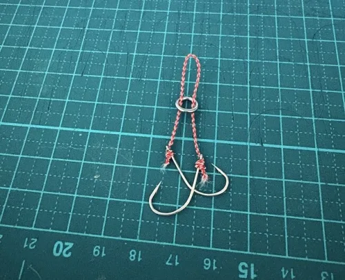 ソリッドリングに糸を通す