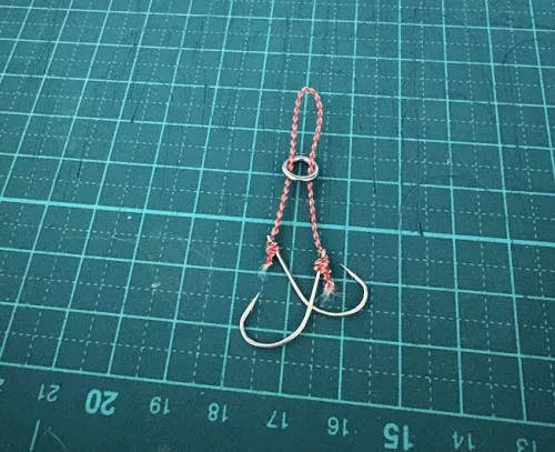 ソリッドリングに糸を通す